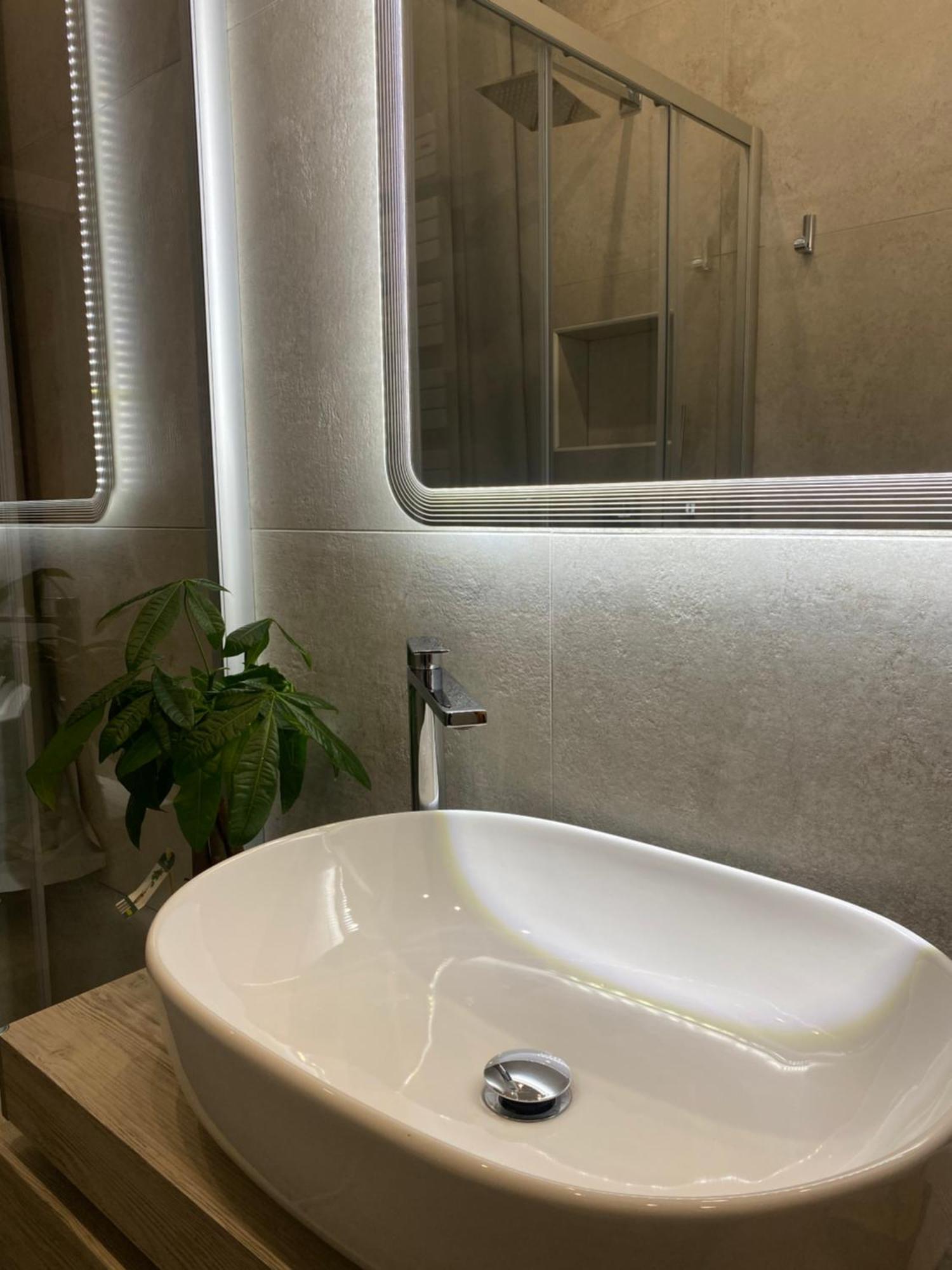 Casa Sara Como Lake Parcheggio Interno Privato Cernobbio Exterior foto